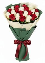 Букет Микс из красных и белых роз в Жилино-1