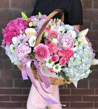 Композиция солнечный день в Жилино-1 Цветочная композиция из Розы, Хризантемы, Пионы и Лизиантусы в корзине в Жилино-1