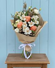 Букет цветов из:  Альстромерии, Лизиантусы, Розы и Хризантемы #REPLACE_PRED# Жилино-1