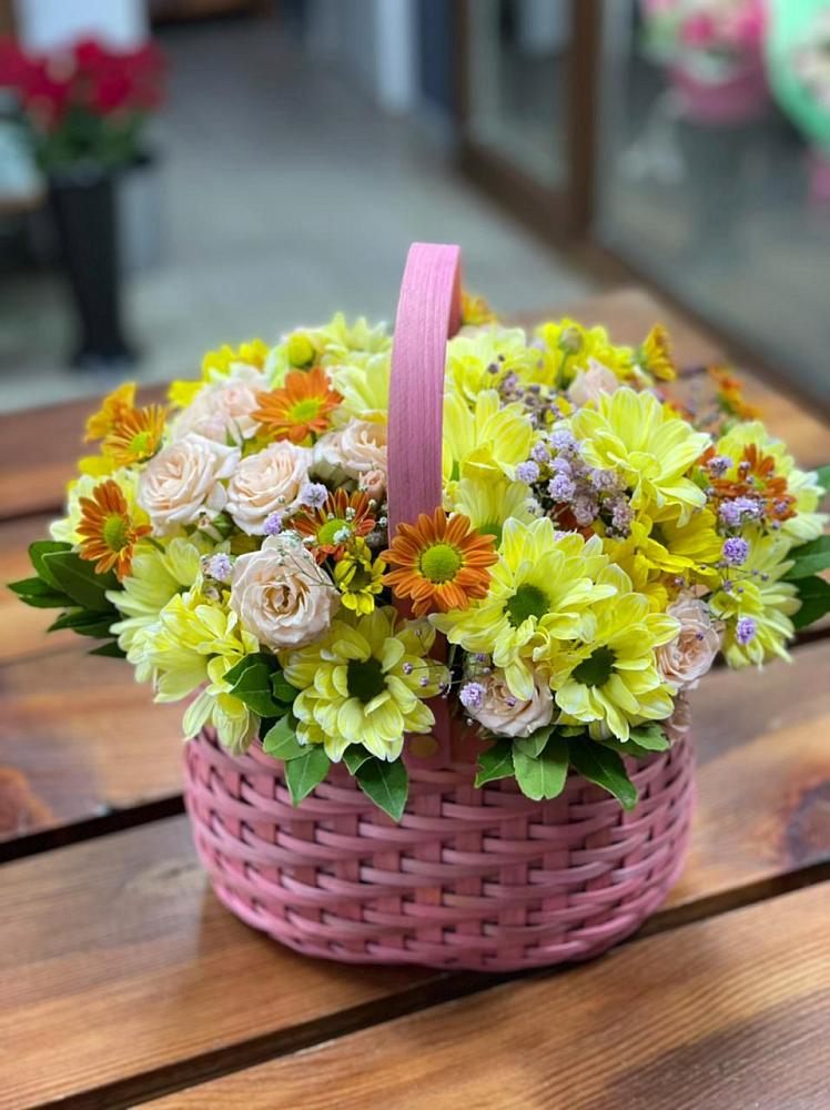 Цветочная композиция из Хризантемы и Розы в корзине в Жилино-1