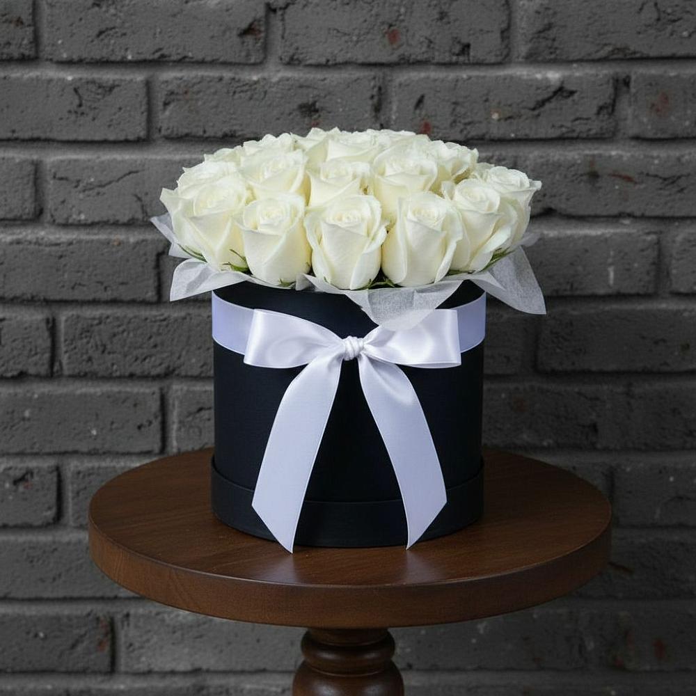 Цветочная композиция из Розы в шляпной коробке в Жилино-1