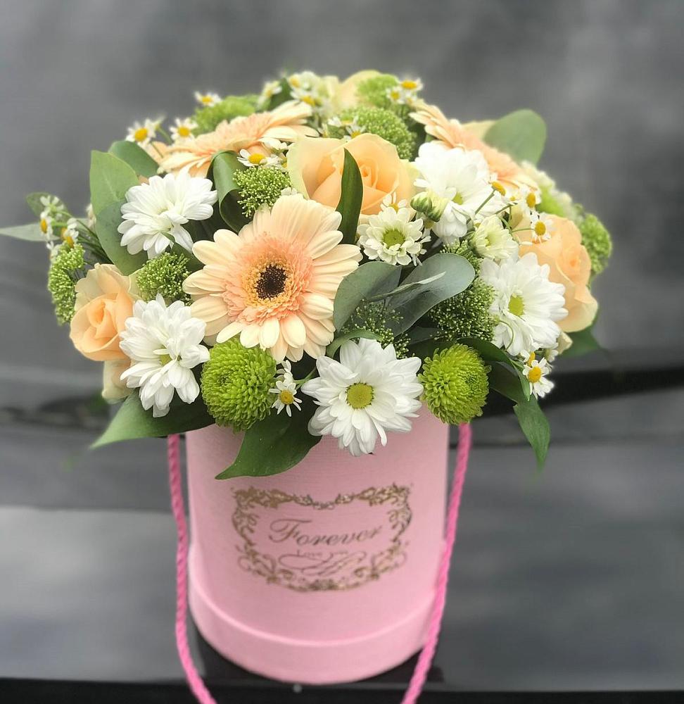 Цветочная композиция из Розы, Герберы и Хризантемы в шляпной коробке в Жилино-1