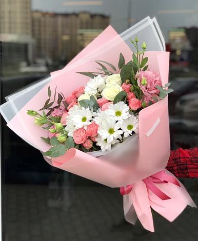 Букет цветов из: Розы, Лизиантусы и Хризантемы в Жилино-1