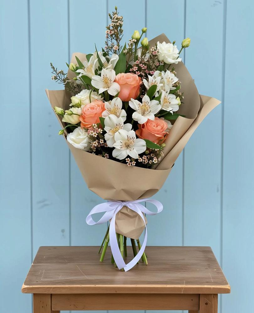 Букет цветов из: Альстромерии, Лизиантусы, Розы и Хризантемы в Жилино-1